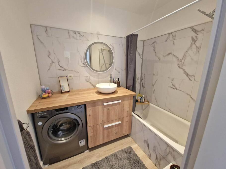 Appartement Cosy Oloron, Aux Pieds Des Pyrenees Et De L'Atlantique! Luaran gambar